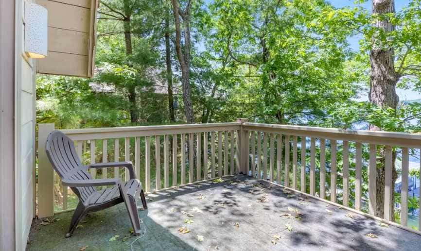 Rustic 5BR Lakefront - Dock & POOL - Osage Beach