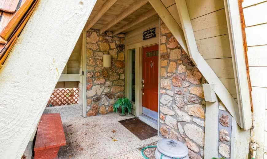 Rustic 5BR Lakefront - Dock & POOL - Osage Beach