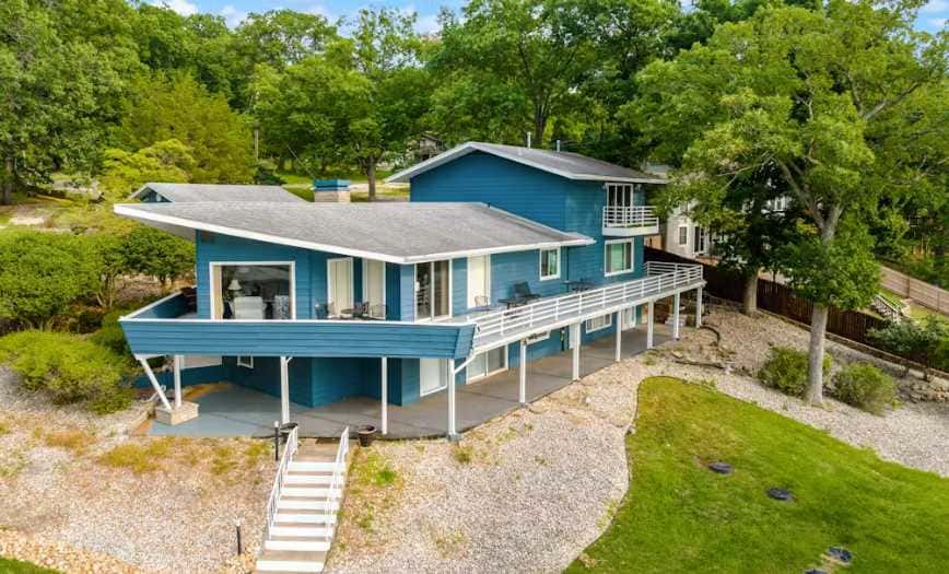 Stylish 5BR Lake Home - LAKE VIEWS - Private Dock