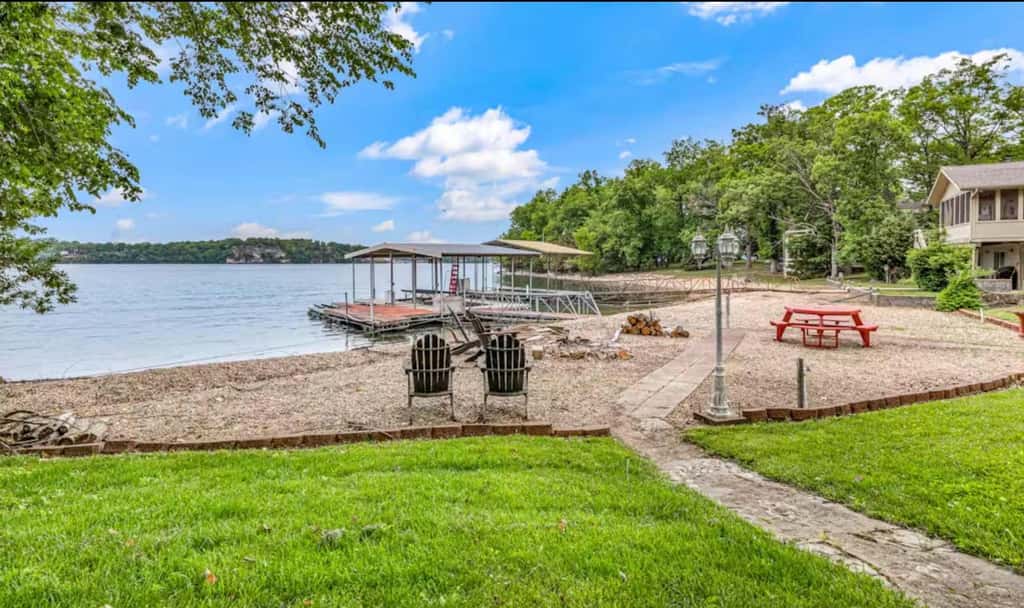 Rustic 3BR Lake House - LAKE VIEW - Lake Ozark
