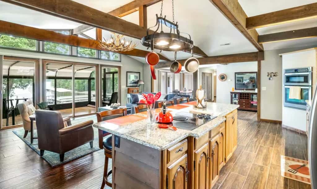 Rustic 3BR Lake House - LAKE VIEW - Lake Ozark
