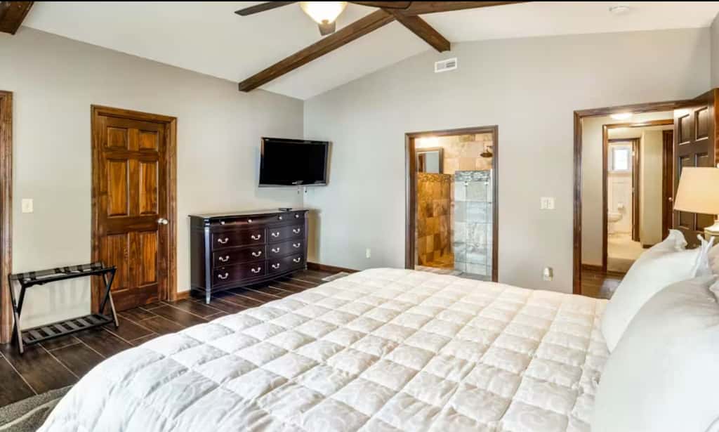 Rustic 3BR Lake House - LAKE VIEW - Lake Ozark