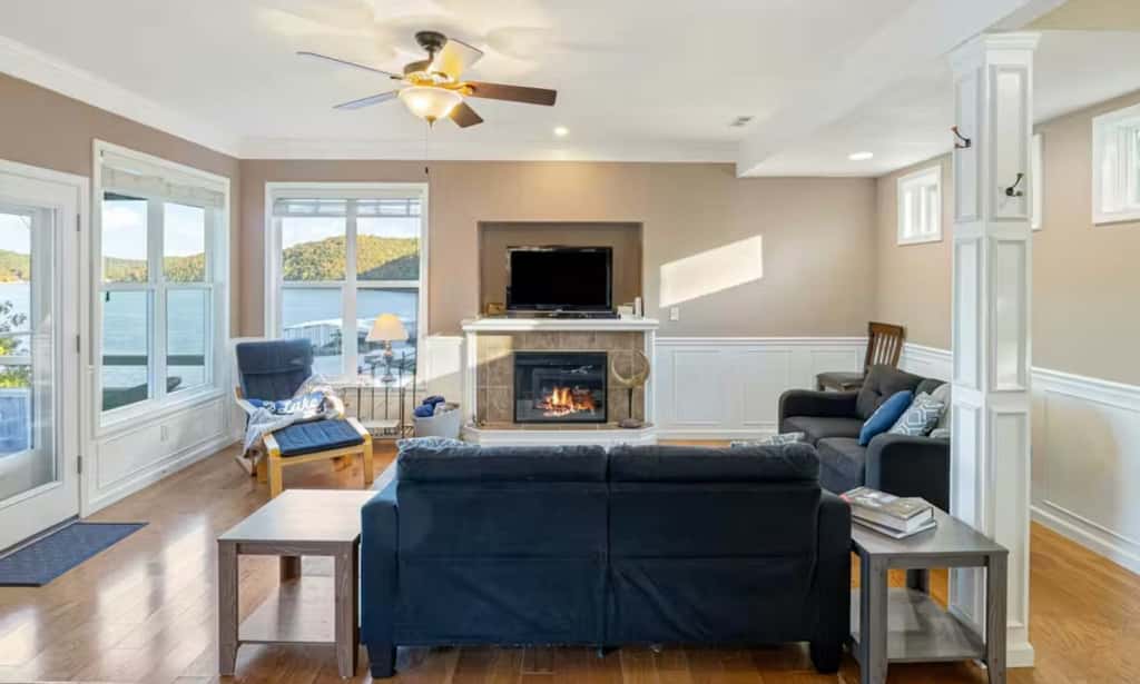 Charming 3BR Cabin - Jacuzzi Tub - LAKE VIEW