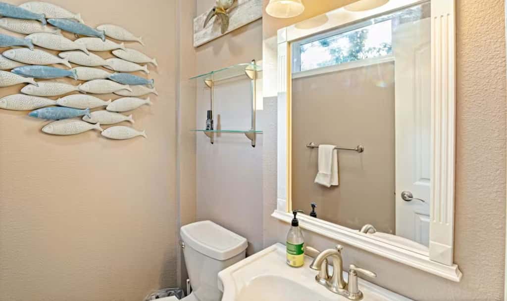 Charming 3BR Cabin - Jacuzzi Tub - LAKE VIEW