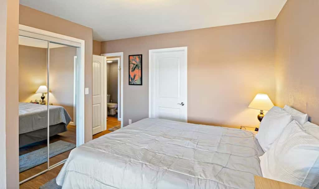 Charming 3BR Cabin - Jacuzzi Tub - LAKE VIEW