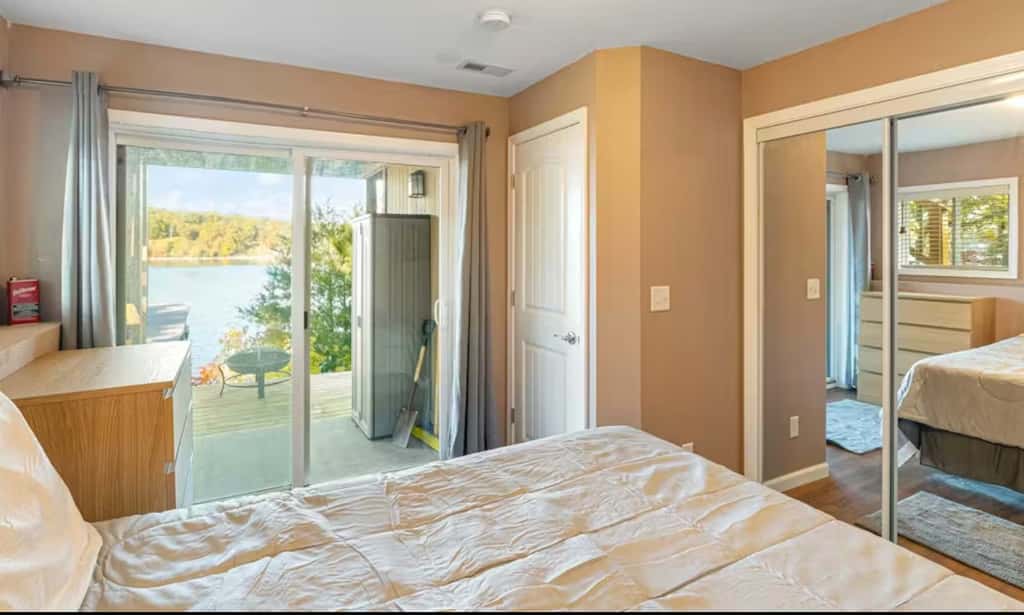 Charming 3BR Cabin - Jacuzzi Tub - LAKE VIEW