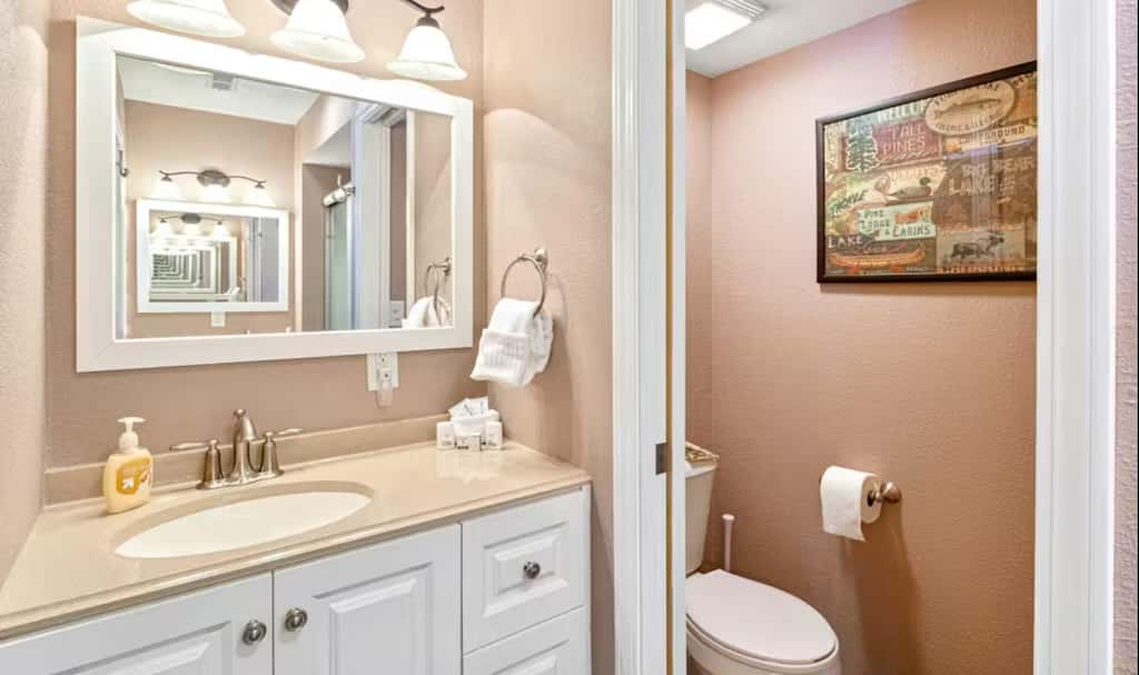 Charming 3BR Cabin - Jacuzzi Tub - LAKE VIEW