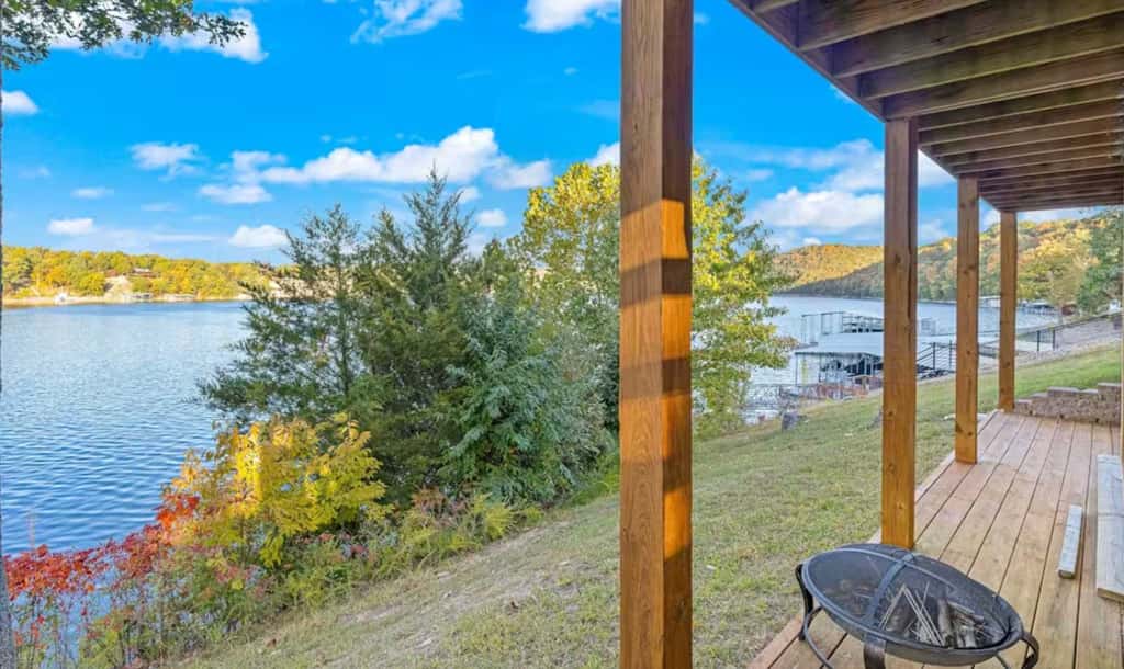 Charming 3BR Cabin - Jacuzzi Tub - LAKE VIEW