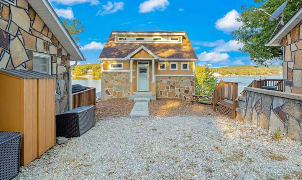 Charming 3BR Cabin - Jacuzzi Tub - LAKE VIEW