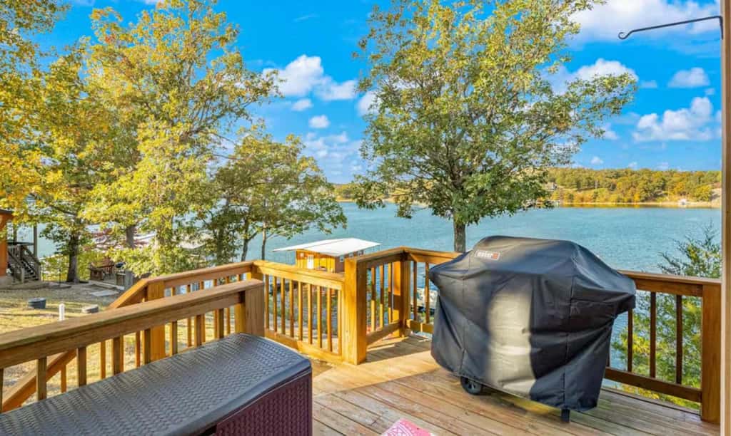 Charming 3BR Cabin - Jacuzzi Tub - LAKE VIEW