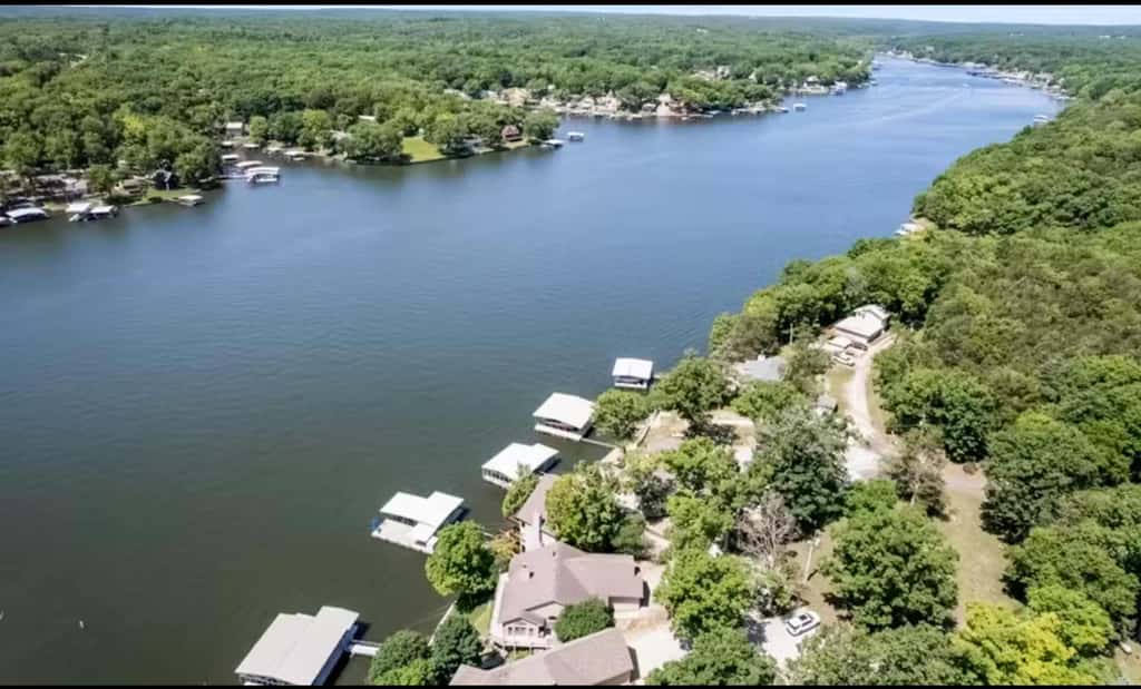 Serene 5BR Lake House - LAKE VIEW - Gravois Mills