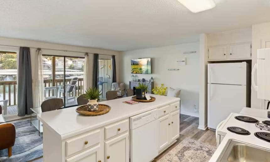 Charming 1BR Condo - LAKE VIEW - Lake Ozark