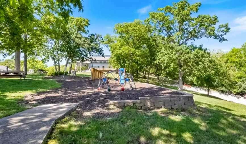Charming 1BR Condo - LAKE VIEW - Lake Ozark