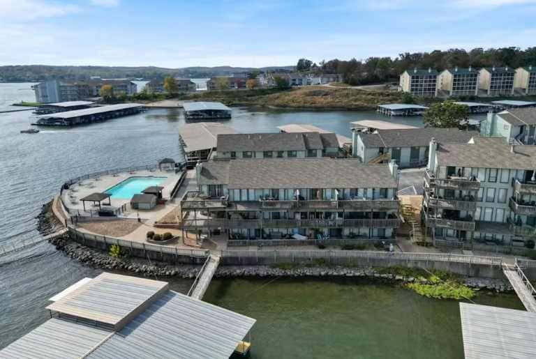 Charming 1BR Condo - LAKE VIEW - Lake Ozark