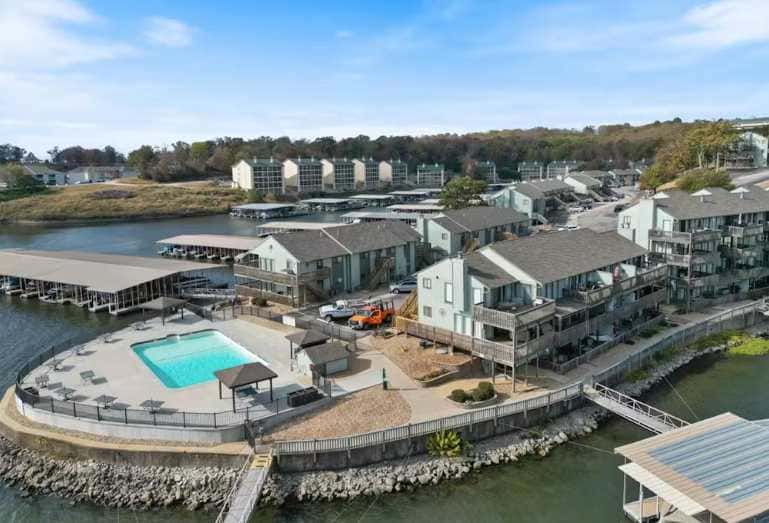Charming 1BR Condo - LAKE VIEW - Lake Ozark