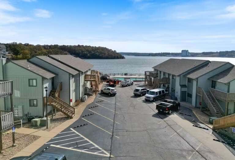Charming 1BR Condo - LAKE VIEW - Lake Ozark