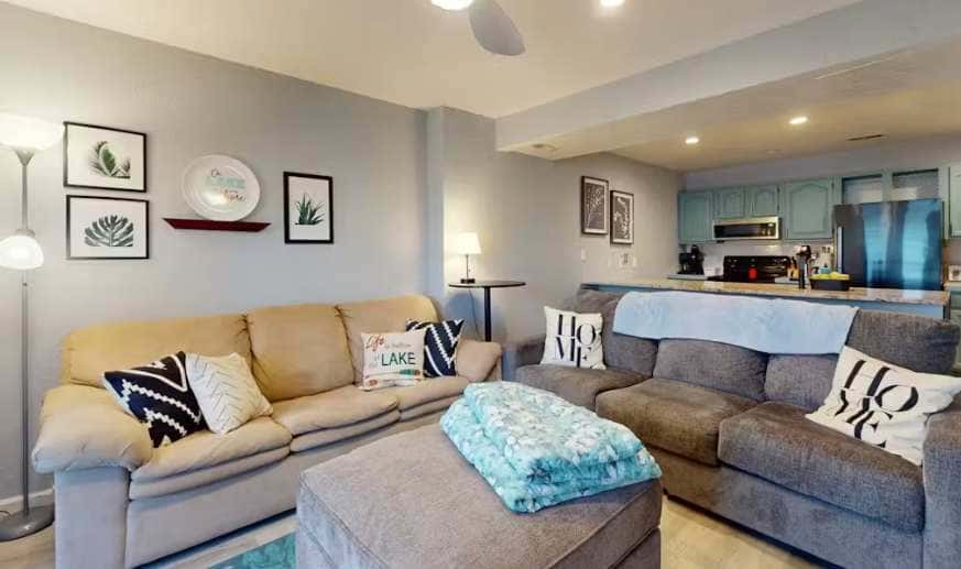 Waterfront 2BR Condo - Pool - Main Channel Views