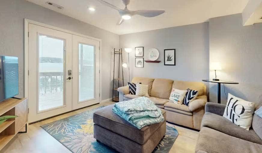 Waterfront 2BR Condo - Pool - Main Channel Views