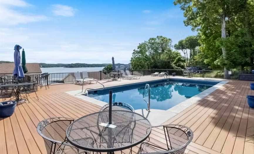 Waterfront 2BR Condo - Pool - Main Channel Views