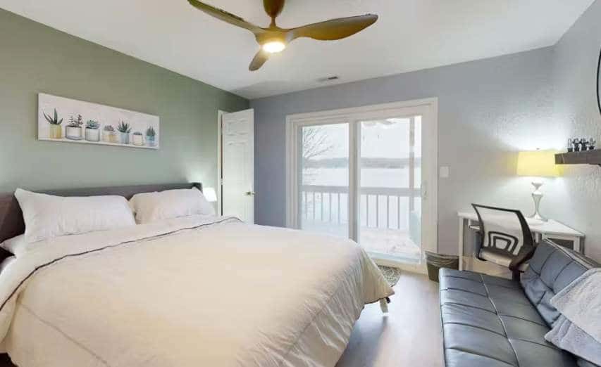 Waterfront 2BR Condo - Pool - Main Channel Views