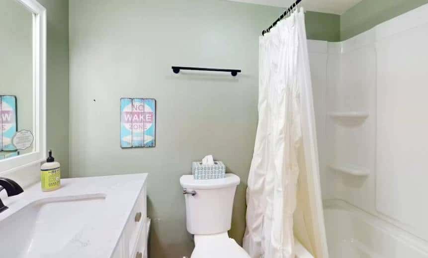 Waterfront 2BR Condo - Pool - Main Channel Views