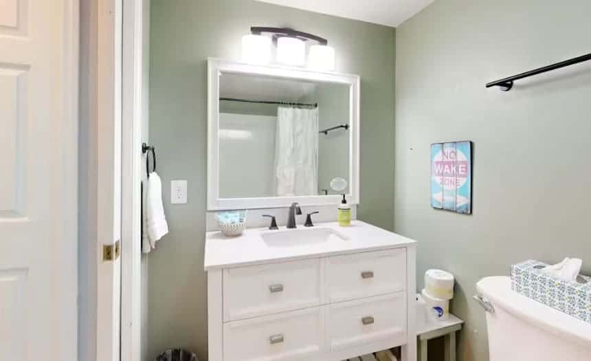 Waterfront 2BR Condo - Pool - Main Channel Views