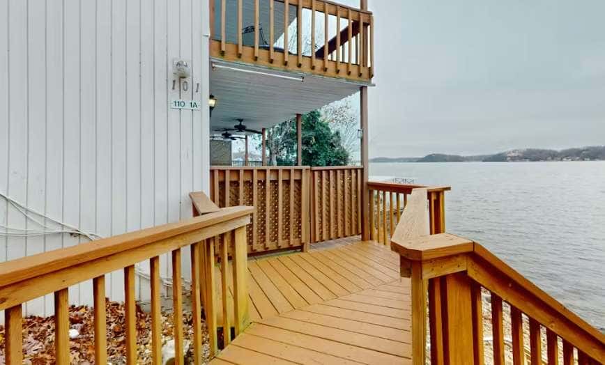 Waterfront 2BR Condo - Pool - Main Channel Views