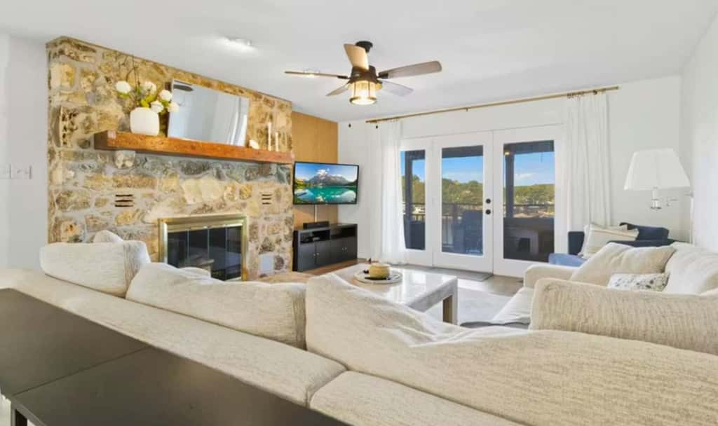LAKE VIEW Condo - 3BR Sleeps 8 - Osage Beach