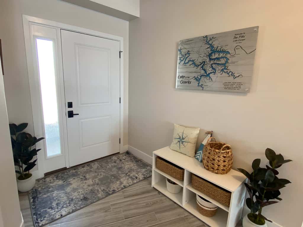 Luxury 4BR Condo - Top Floor - LAKE VIEW - Lake