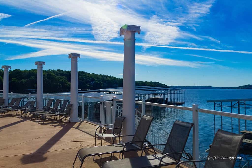 Luxury 4BR Condo - Top Floor - LAKE VIEW - Lake