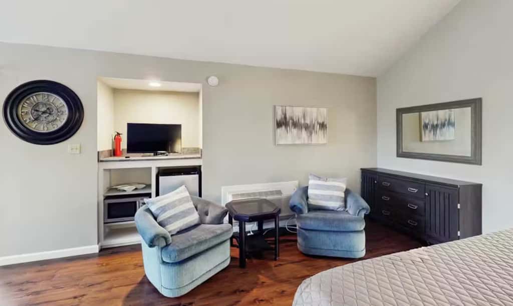 Charming 3BR House - Golf & POOLS - Margaritaville
