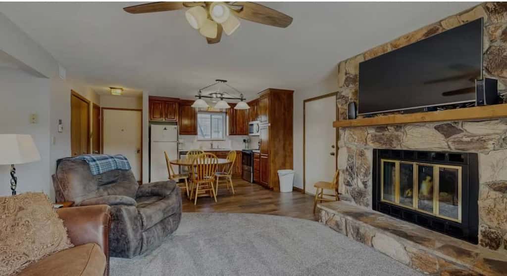 Charming 2BR Condo - LAKE VIEW - Osage Beach