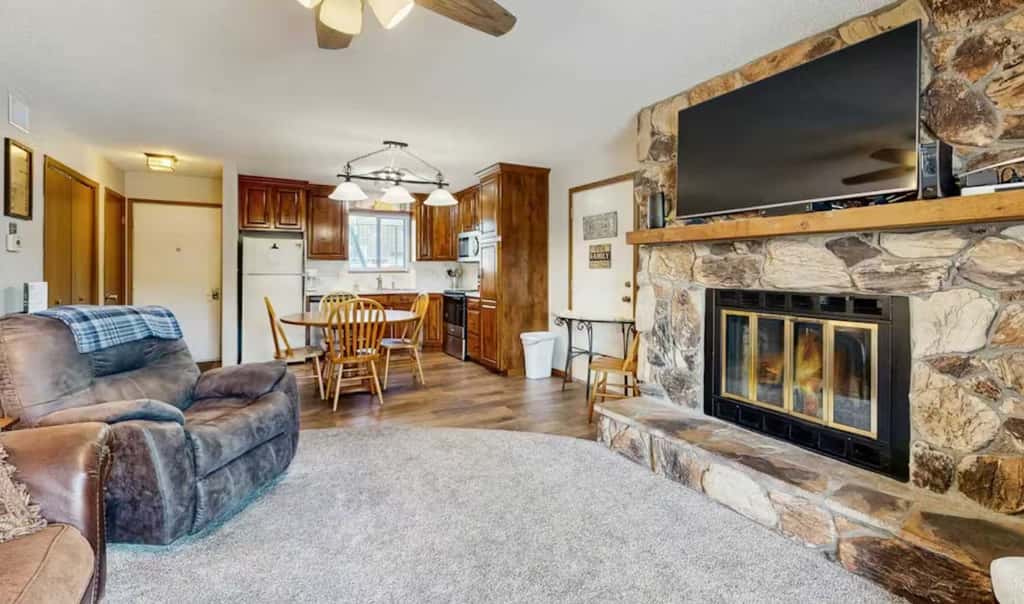 Charming 2BR Condo - LAKE VIEW - Osage Beach