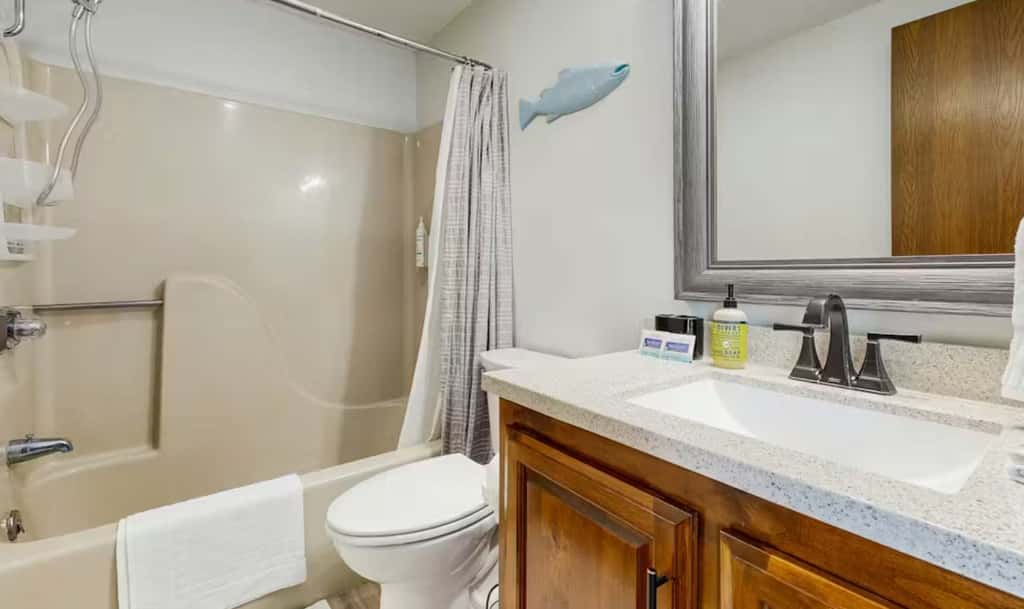 Charming 2BR Condo - LAKE VIEW - Osage Beach
