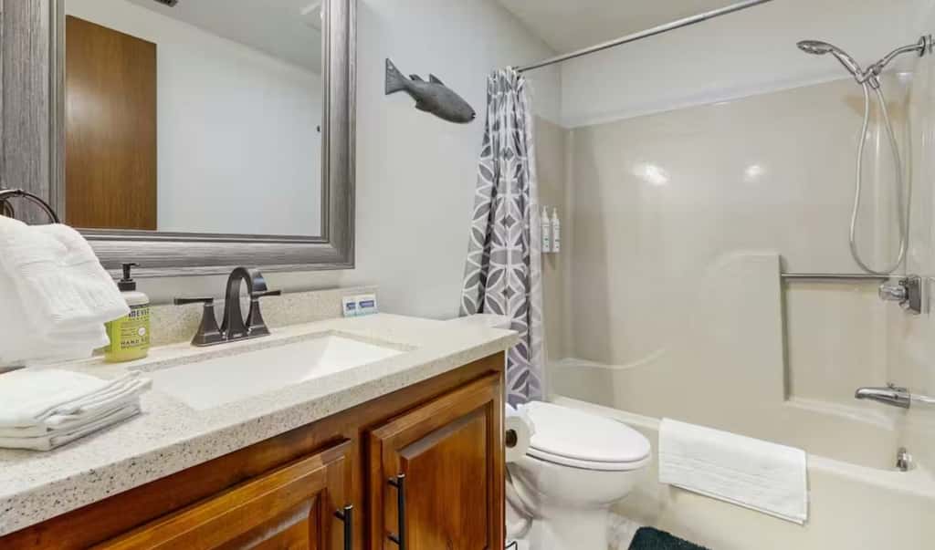 Charming 2BR Condo - LAKE VIEW - Osage Beach