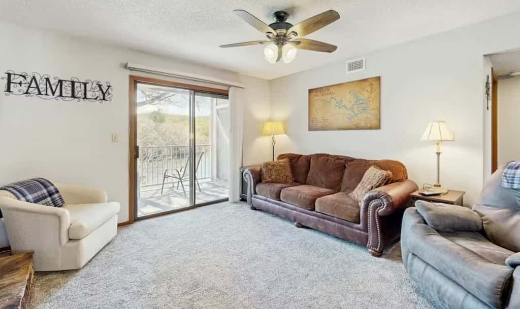 Charming 2BR Condo - LAKE VIEW - Osage Beach