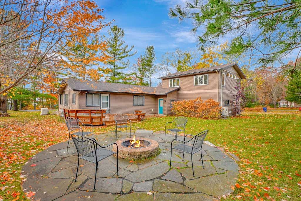 Spacious, airy home near Little Glen Lake with gas grill, deck, and new firepit