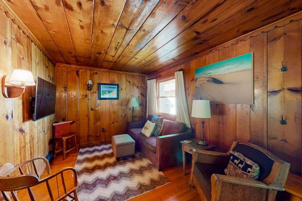 Updated historical cottage near the beach with a fireplace, washer/dryer, AC