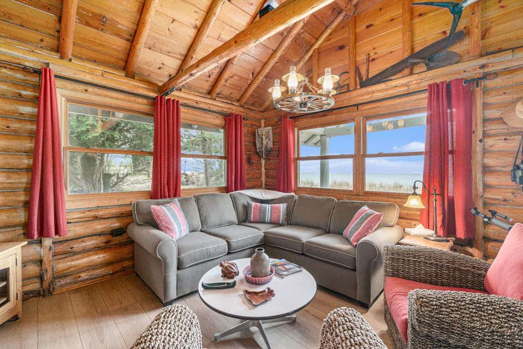 Lakefront cabin with 100 ft of Lake Michigan beach, full kitchen, loft, & deck