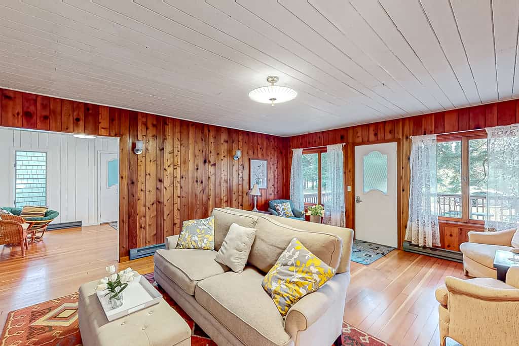 Dog-friendly downtown Glen Arbor home with deck, gas grill, and washer/dryer