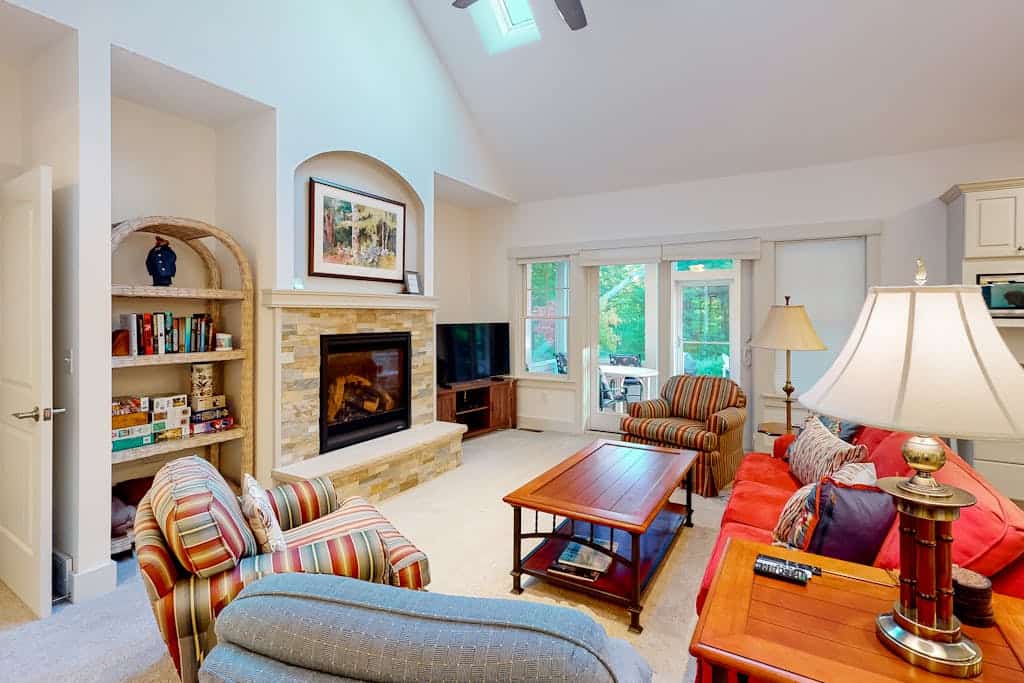 Downtown home near the lake with washer/dryer, firepit, backyard