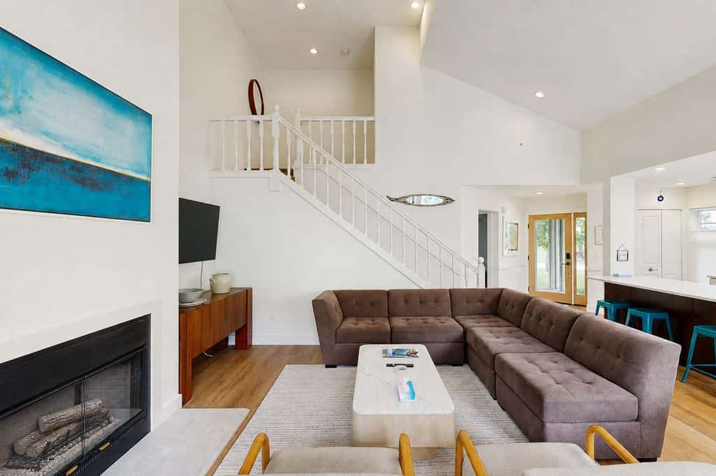 Spacious remodeled home near the lake with a washer/dryer, central AC