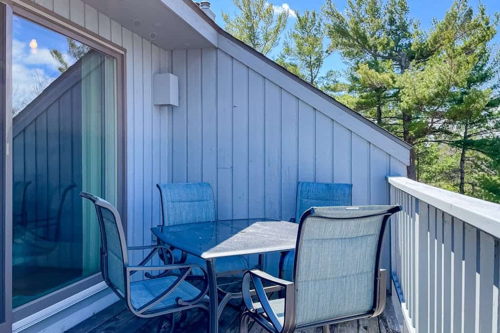 Waterfront condo near skiing with beach access, on-site golf & fireplace