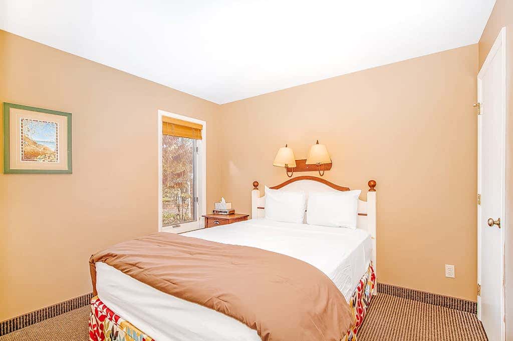Crystal Mountain Condo -  Wintergreen 535