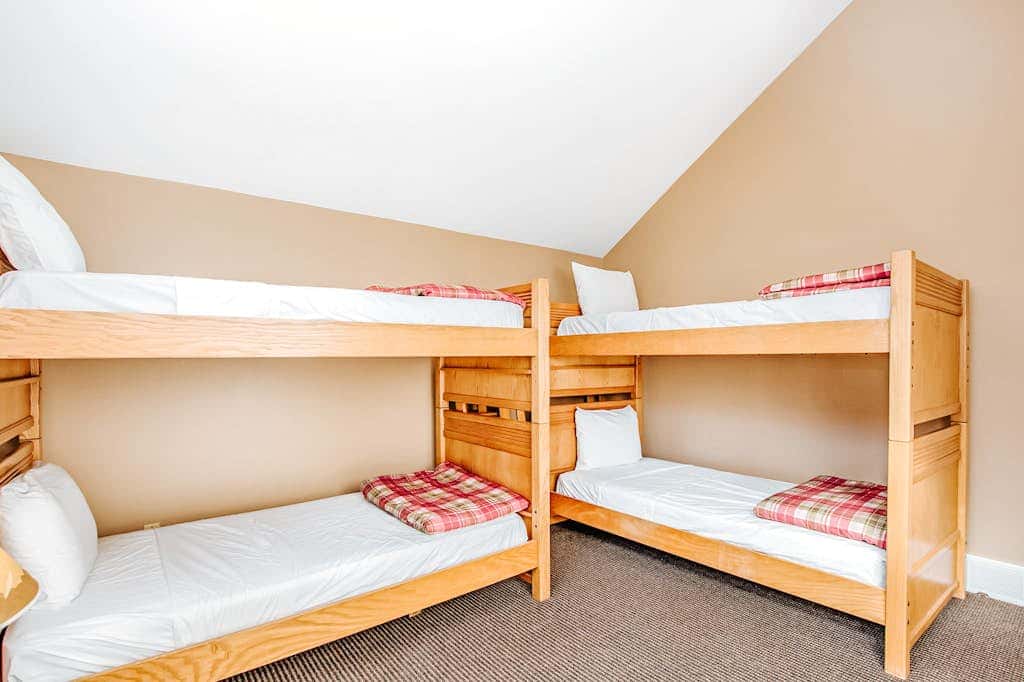 Crystal Mountain Condo -  Wintergreen 535