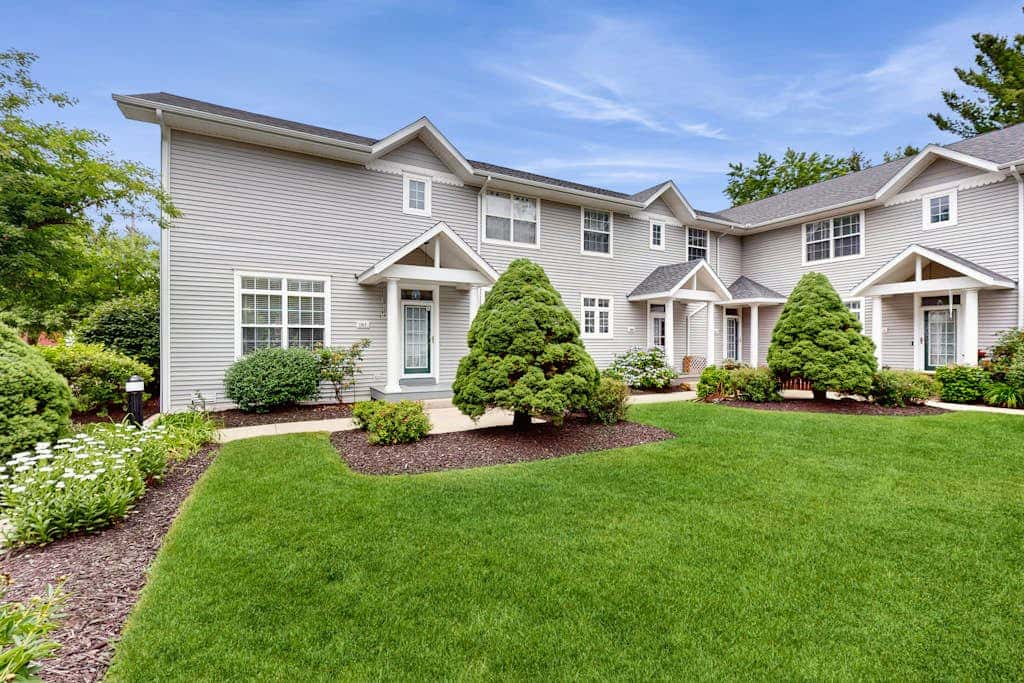 Beacon Court Condo F