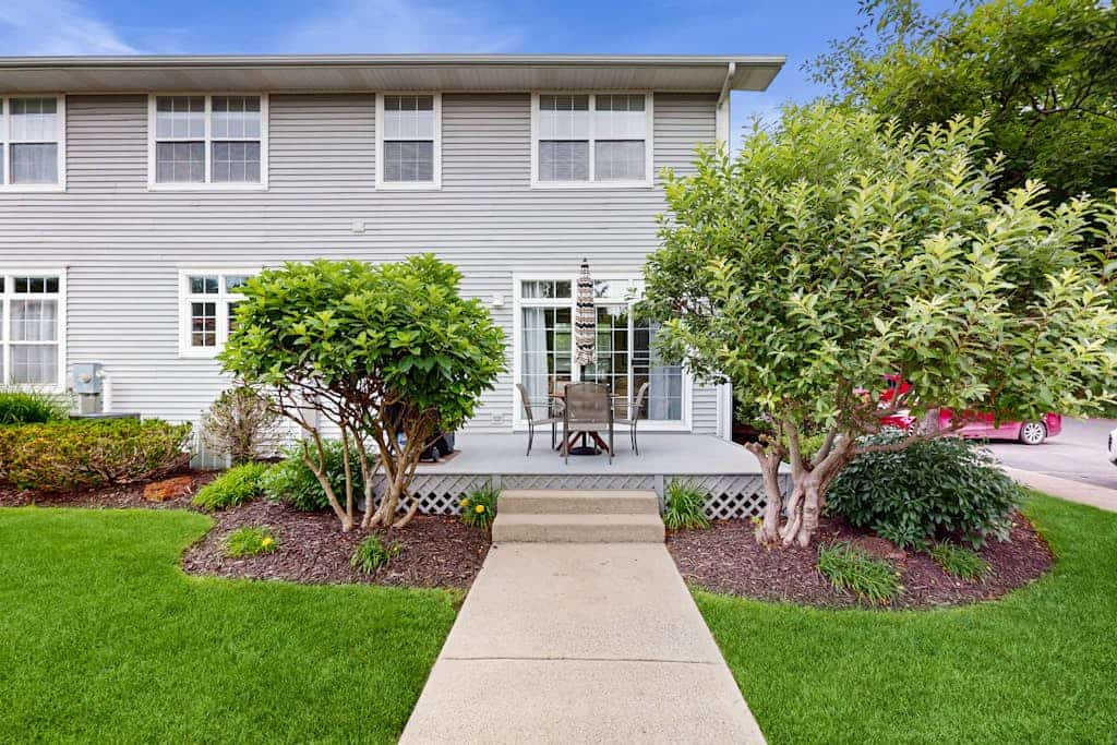 Spacious downtown condo just one block from Kalamazoo River