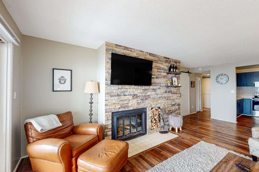 Bayfront condo with lake & bay views, deck, 2 fireplaces, private washer/dryer