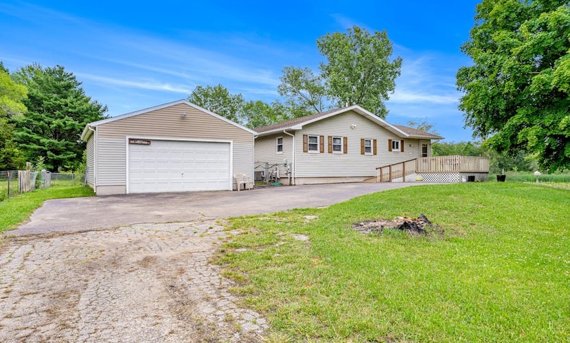 Fontano Casa | House in Coloma near Michigan's Great Lakes