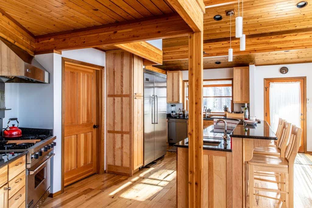 Inviting Timber Frame home near the beach with pool table, central AC, & W/D